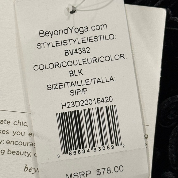 BEHOND YOGA Slim Racerback Cropped Tank + Beyond Yoga
Best Dressed Pant Sz Small - Picture 13 of 15